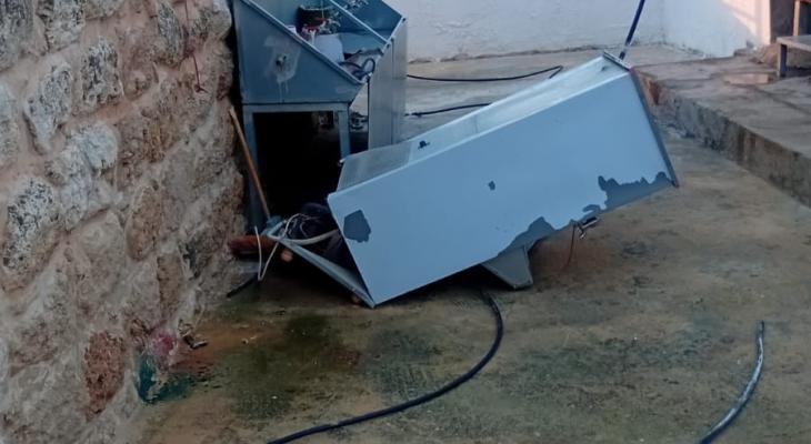 مستوطنون يهاجمون مدرسة في الأغوار (7).jpeg