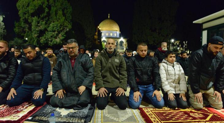 صلاتي العشاء والتراويح في المسجد الأقصى