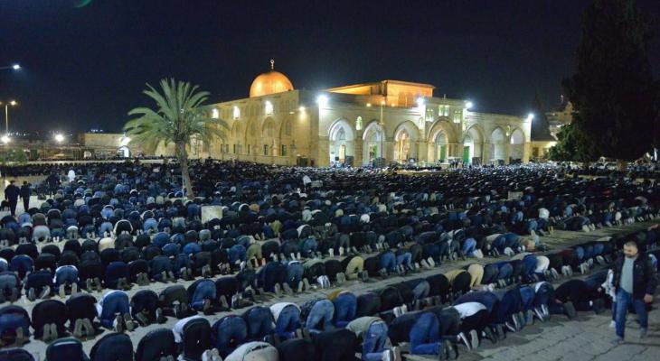 صلاة العشاء والتراويح في المسجد الأقصى