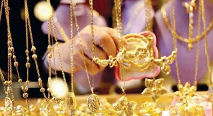 سعر الذهب في السعودية اليوم 24 مارس 2026.. انخفاض عالمي وارتفاع محلي