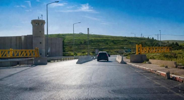 نصب بوابة حديدية بالبيرة.jpg