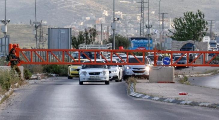 بوابة حديدية.jpg