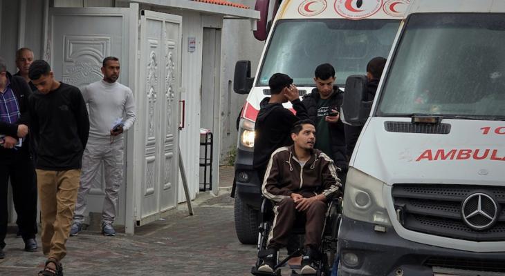 عدد من مرضى وجرحى غزة يغادرون القطاع للعلاج في الخارج.6.jpg