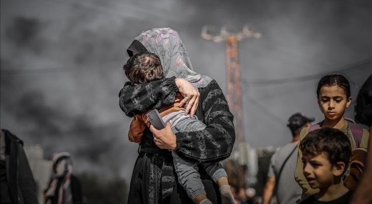 نازحون نساء وأطفال في غزة.jpg