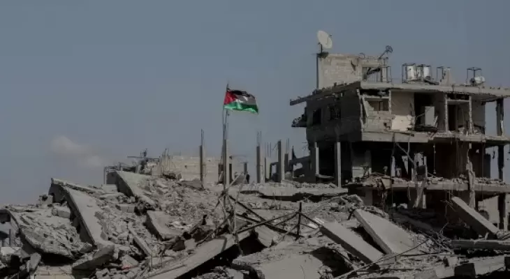 رفع علم فلسطين في قطاع غزة.webp