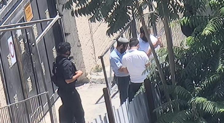 سوكوت يقتحم مدرسة في مخيم شعفاط بالقدس