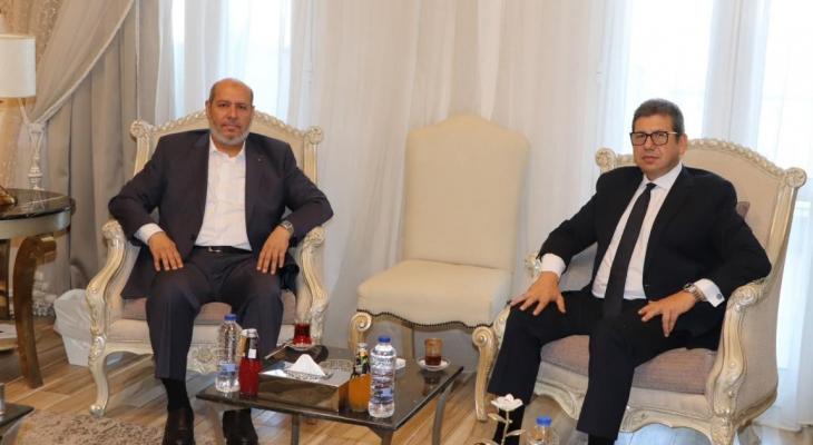 القيادي خليل الحية يلتقي وزير المخابرات المصرية
