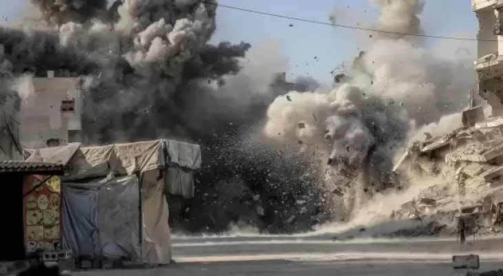 قصف إسرائيلي سابق على غزة.webp