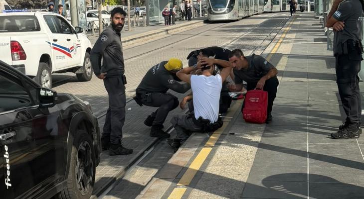 إصابة طالبين باعتداء حراس إسرائيليين شمال القدس