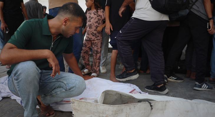 فلسطينيون يودّعون أحبّتهم في غزة