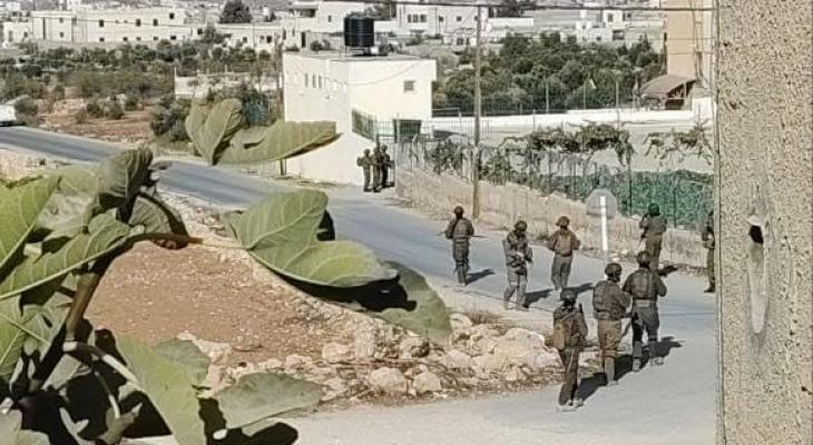الاحتلال يقتحم مدرسة ذكور ماعين بالخليل