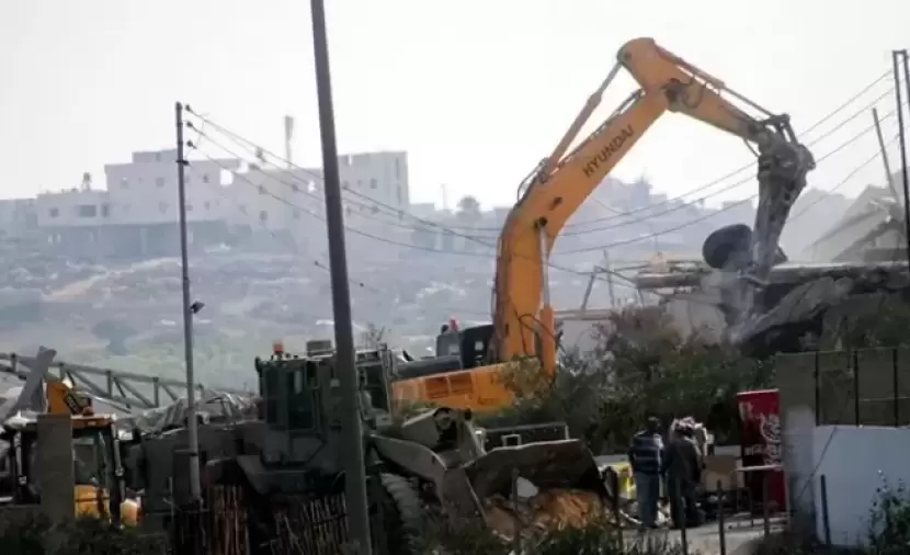 إخطار إسرائيلي بهدم كراج مركبات شمال طولكرم