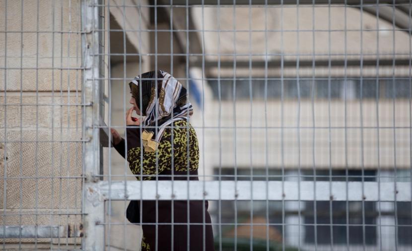 "حنظلة" يحذر من تدهور أوضاع الأسيرات بالدامون