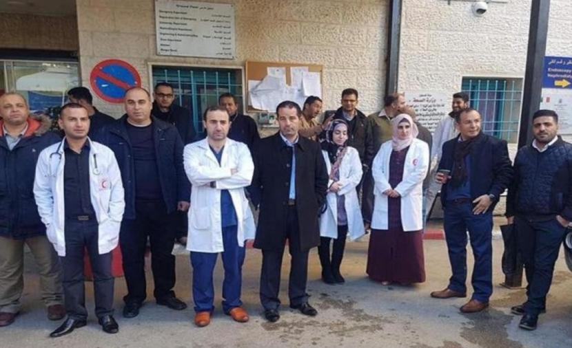 نقابة الأطباء تعلن التصعيد بسبب "مماطلة الحكومة"