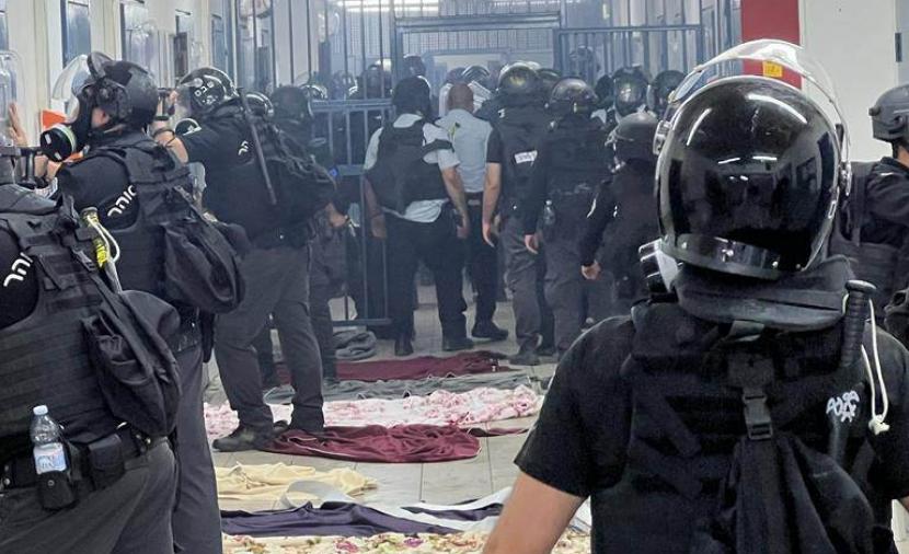 مركز فلسطين: مسلسل القتل مستمر في سجون الاحتلال