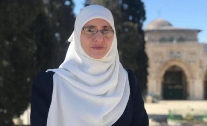الاحتلال يجدد منع مرابطة مقدسية من السفر