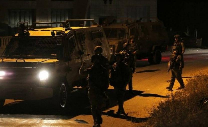 اقتحامات إسرائيلية في عدة مناطق بالضفة والقدس