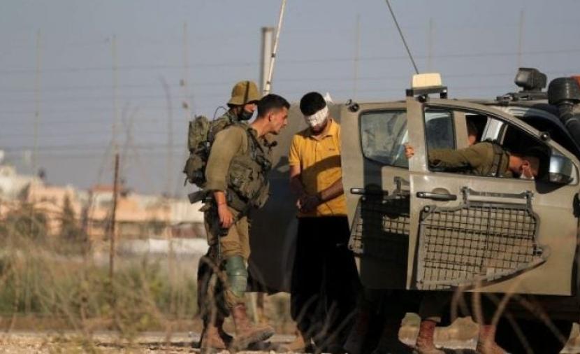 الاحتلال يعتقل 3 مواطنين في الأغوار
