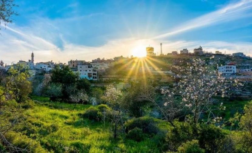 كتلة هوائية دافئة من الصحراء الإفريقية تندفع للمنطقة