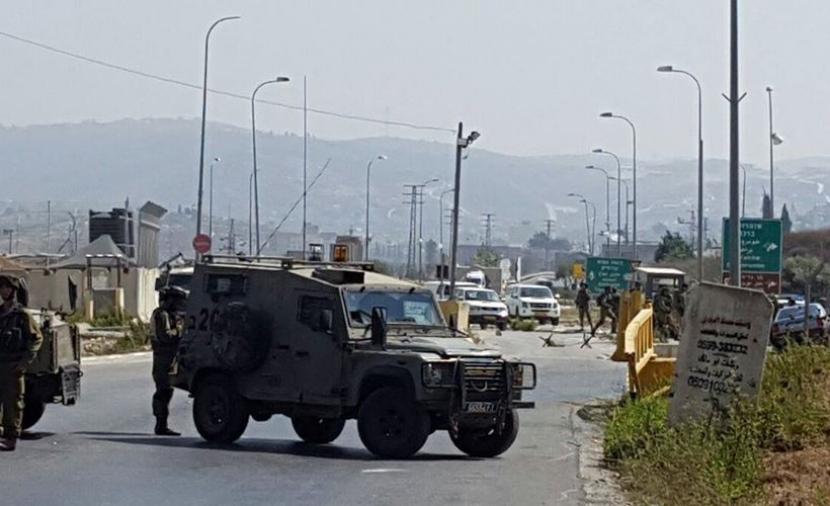 الاحتلال يُغلق مدخلين جنوب بيت لحم