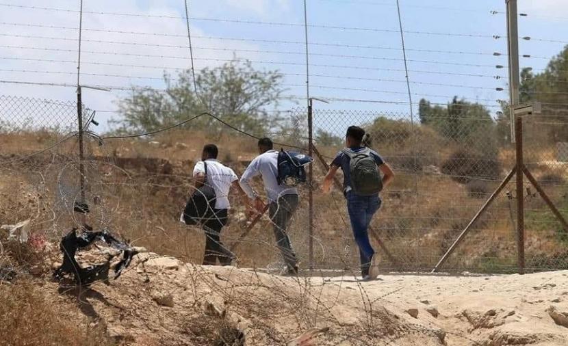 إصابة عامل برصاص الاحتلال جنوب الخليل