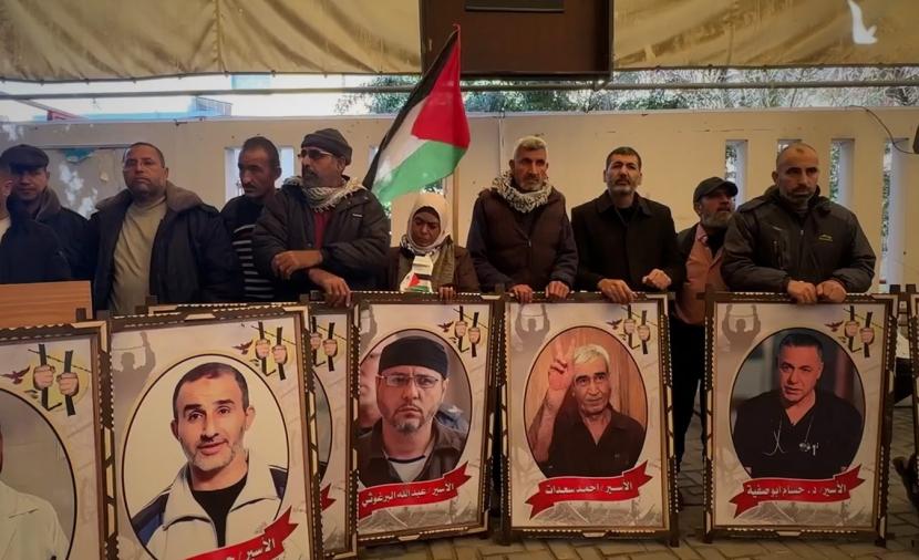 وقفة في غزة تطالب بتحرك واسع لنصرة الأسرى