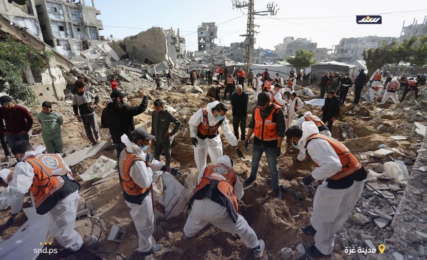 الدفاع المدني ينتشل 47 شهيداً من منزل في غزة