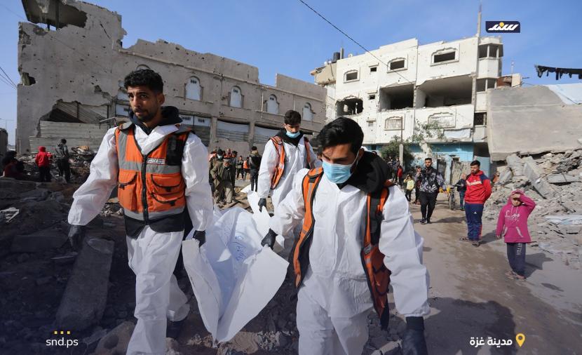نقل رفات 40 شهيداً من مقبرة الشيخ رضوان بغزة