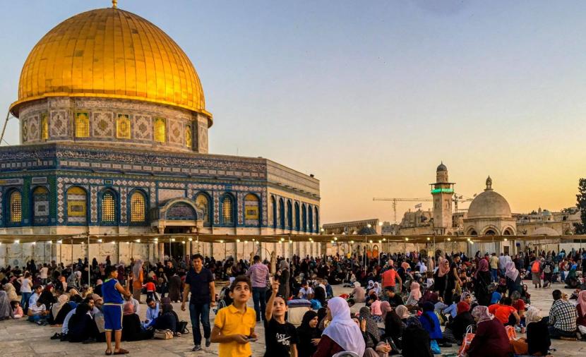 إعادة فتح المسجد الأقصى أمام المصلين فجر الخميس