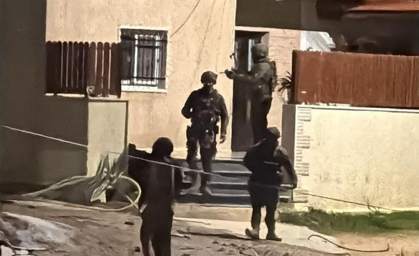 مداهمة منازل الفلسطينيين جنوب  المسحد الأقصى