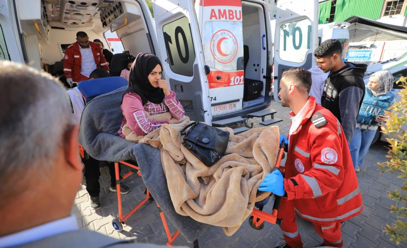 إجلاء 126 فلسطينيا للعلاج خارج قطاع غزة