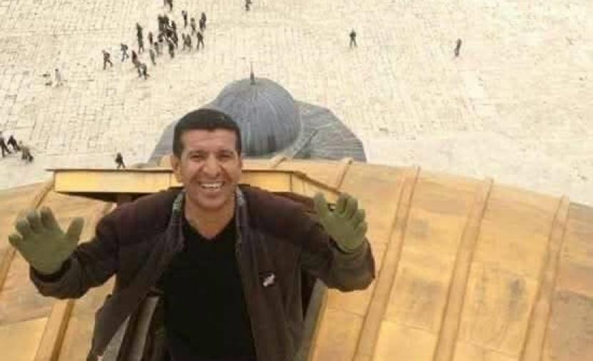 الاحتلال يبعد مسؤول قسم النظافة بالمسجد الأقصى عنه لأسبوع
