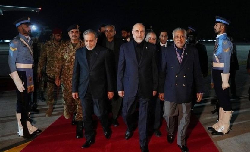 وصول وفدَيِ المفاوضات الأمريكية الإيرانية إلى إسلام أباد