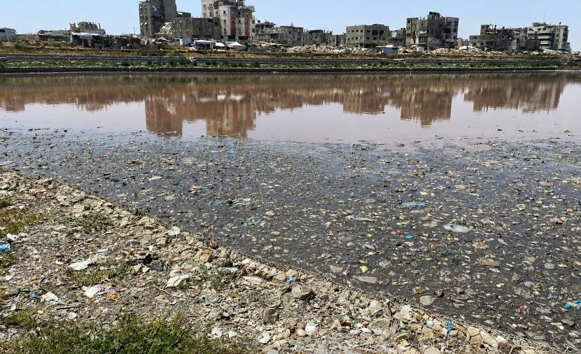 بلدية غزة: ارتفاع خطير لمياه الصرف ببركة الشيخ رضوان