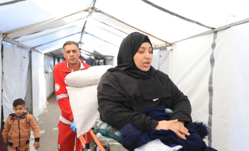 الهلال الأحمر يشغّل 5 مستشفيات ميدانية في غزة