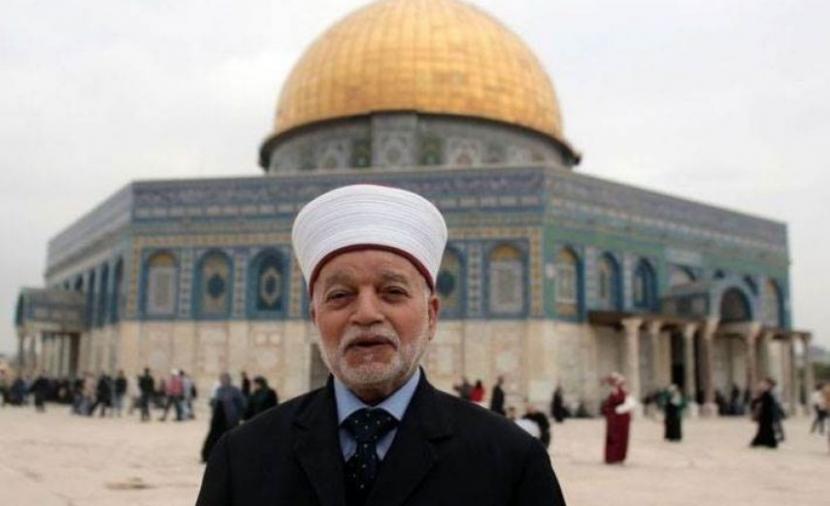 تجديد إبعاد مفتي فلسطين عن "الأقصى" 6 أشهر