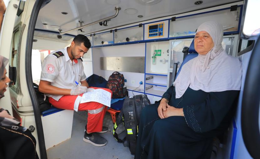 إجلاء 36 مريضا للعلاج خارج غزة