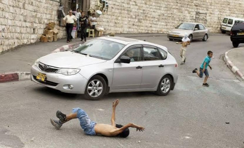 إصابة طفل جراء دهسه من مستوطن في الخليل