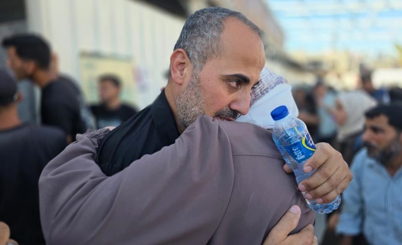 المحرر السيقلي عاد من الأسر فوجد أطفاله الستة شهداء