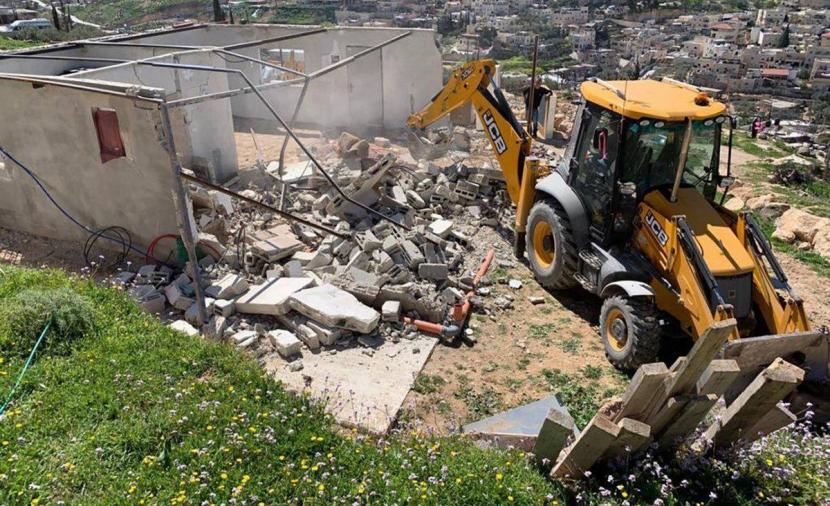 الاحتلال يهدم 4 منشآت زراعية شرقي نابلس