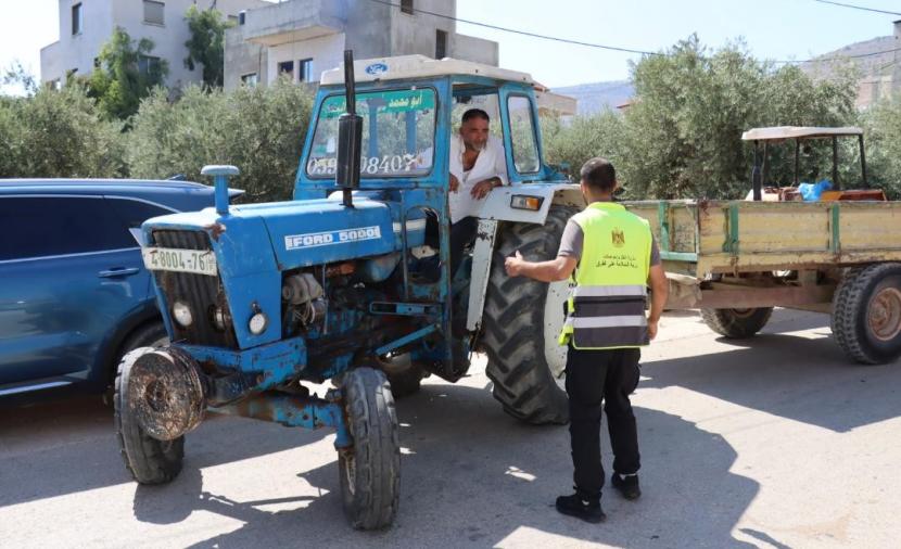 حملة مجانية لترخيص الجرارات الزراعية في نابلس