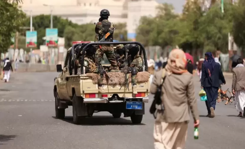 مقتل 30 جنديًا يمنيًا بهجمات للحوثيين