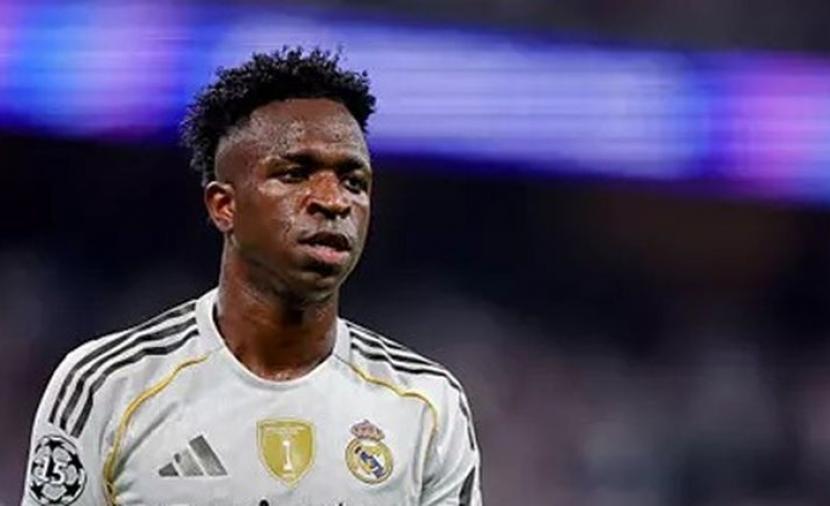 ريال مدريد يعلن تجديد عقد فينيسيوس