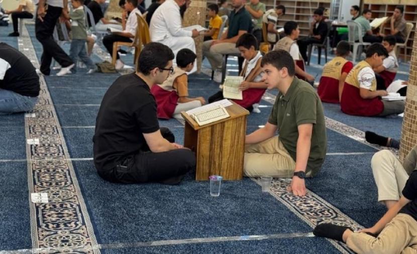 3000 مشارك بـ"السرد القرآني الكبير" في نابلس