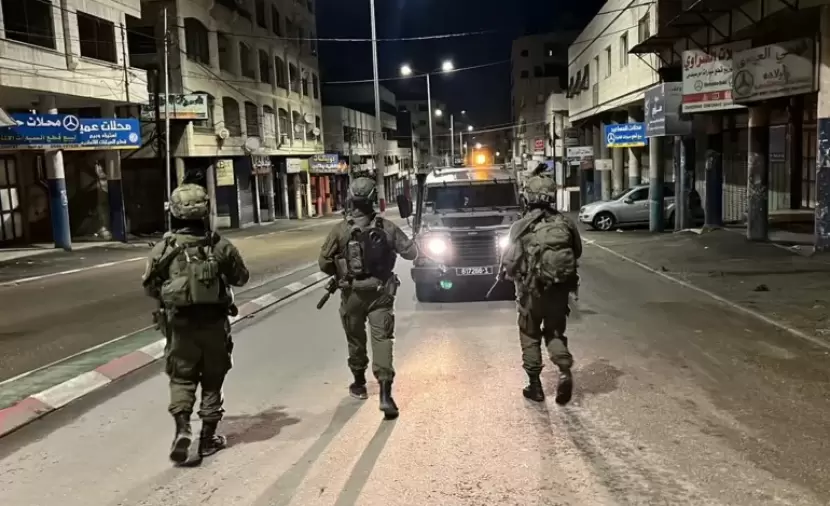 الاحتلال يُصيب طفلا ويعتقل 5 فلسطينيين من الضفة والقدس