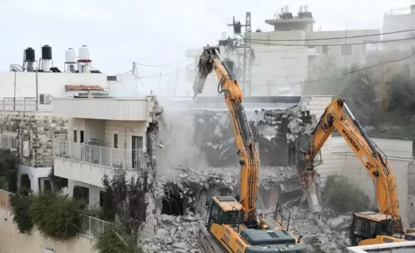 إجبار فلسطيني على هدم منزله وإخطار ثلاثة أخرى في القدس