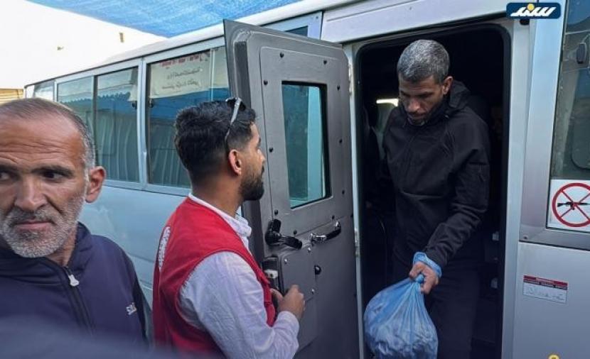 الإفراج عن 5 أسرى من غزة