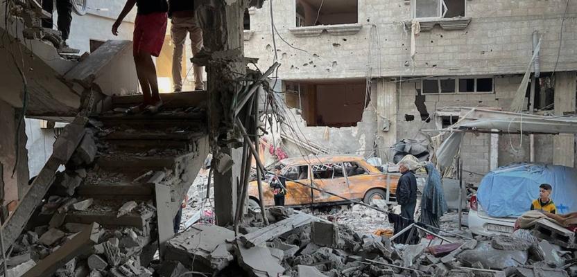 آثار القصف الإسرائيلي المتواصل على مدينة رفح