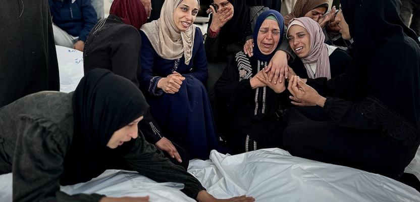 مشاهد من وداع الشهداء في مستشفى غزة الأوروبي بخانيونس جنوب قطاع غزة