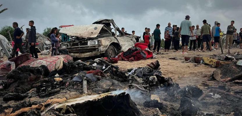 دمار هائل في خيام النازحين بعد قصف استهدفها الليلة الماضية